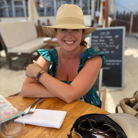 Meet your Posher, Courtney - Picture 1 of 1